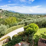 Βίλα Il Colle Di Moriano 8, Emma Λούκα