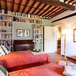 Il Colle Di Moriano 8, Emma Βίλα
